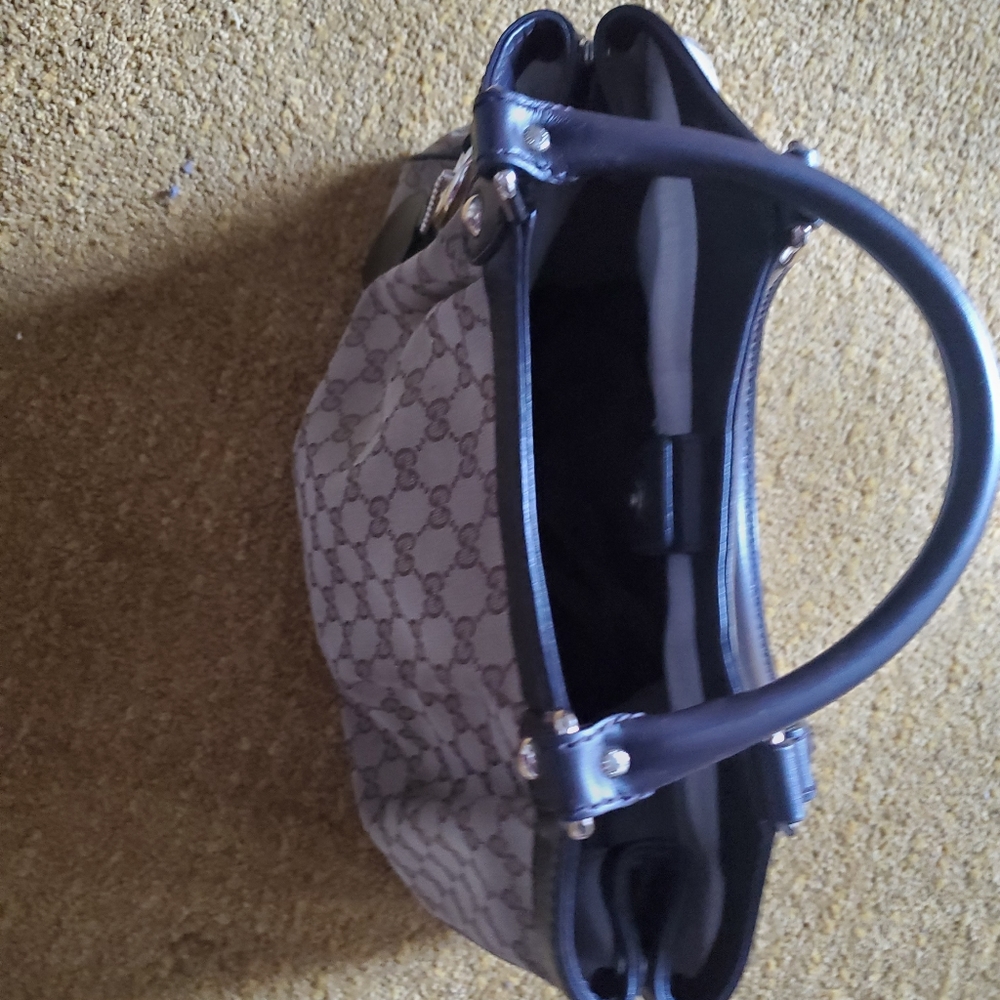 Gucci handbag - Picture 2 of 2